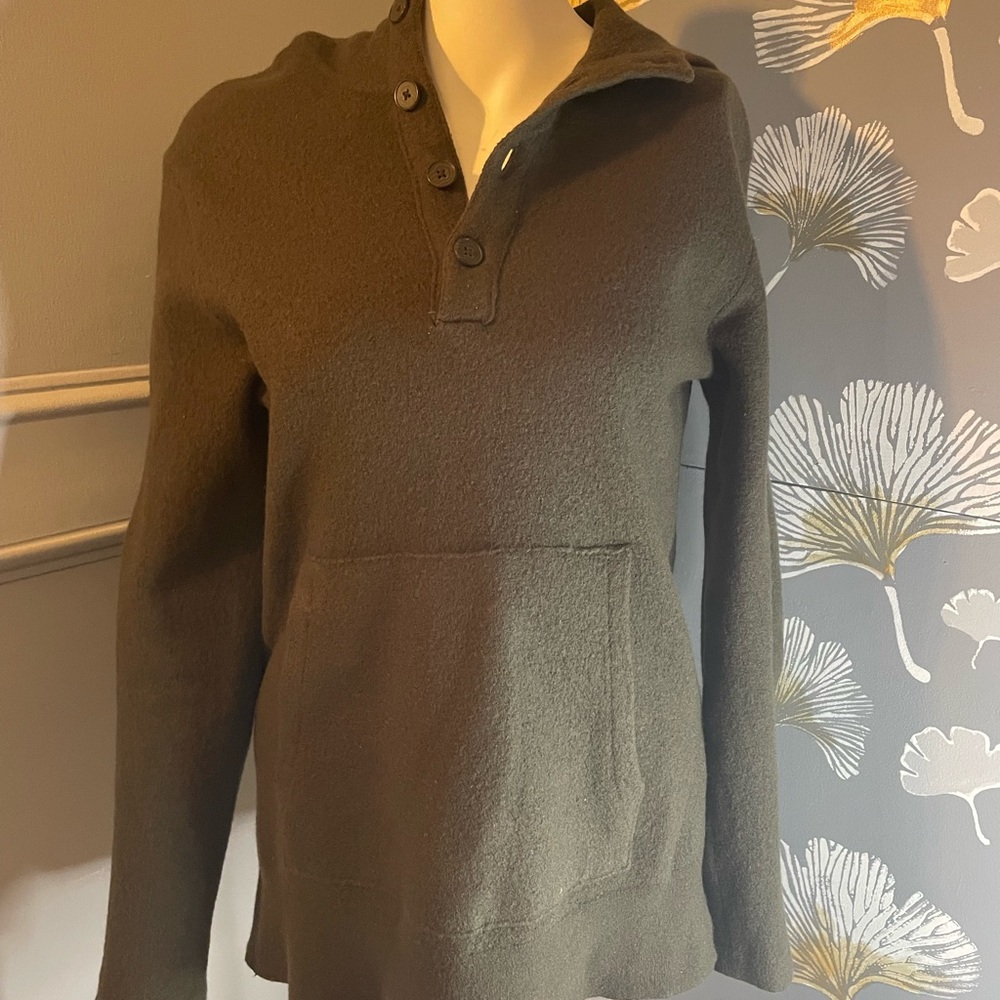 Banana Republic men wool, navy green, sweater, Sz L, like junior Small